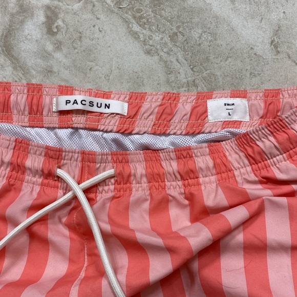 Like new Pac Sun swim suit - Picture 3 of 3